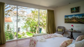 Garden Suite | ตู้นิรภัยในห้องพัก, ผ้าม่านกันแสง, เตารีด/โต๊ะรีดผ้า