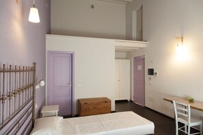 In-room safe, desk, cribs/infant beds, rollaway beds - Hotel Sbarcadero (Syracuse)