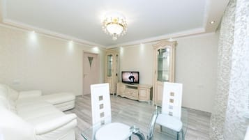 Apartamento (Antonovicha street, 102) | Ferros/tábuas de passar roupa, Wi-Fi de cortesia, roupa de cama