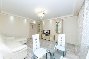 Departamento (Antonovicha street, 102) | Tabla de planchar con plancha, wifi gratis y ropa de cama 