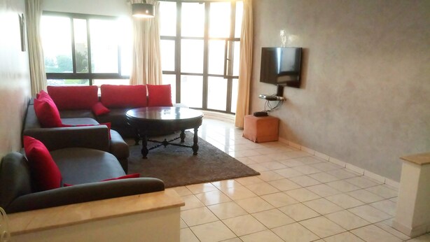 Appartement, 3 chambres | Salle de séjour