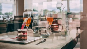 Restaurant - Azalea Luxury Lodge (San Rafael)