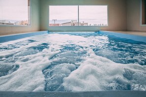 Indoor spa tub