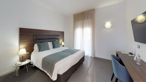 Chambre Supérieure, 1 lit double, balcon