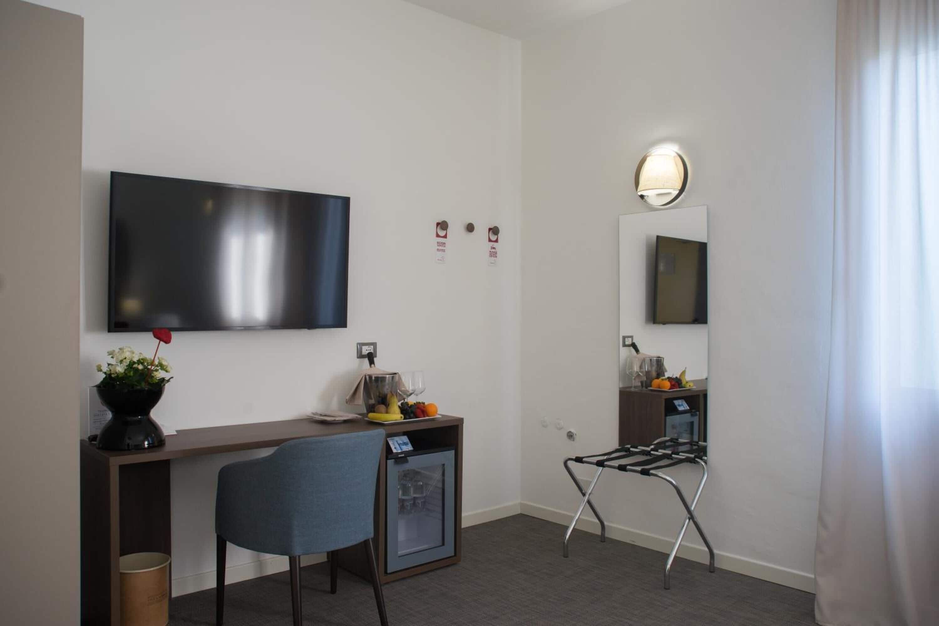 basic double or twin room | down duvets, minibar, desk, free wifi