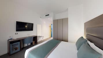 Superior Room, 1 Double Bed, Balcony | Down duvets, minibar, desk, free WiFi