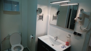 Apartment, 2 Schlafzimmer | Badezimmer | Kostenlose Toilettenartikel, Haartrockner, Handtücher