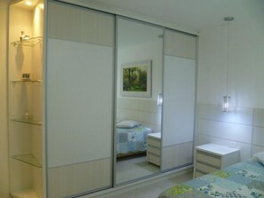 Room, 2 Bedrooms (Apenas Transferência Bancária)