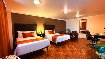 Caja de seguridad en la habitación y escritorio