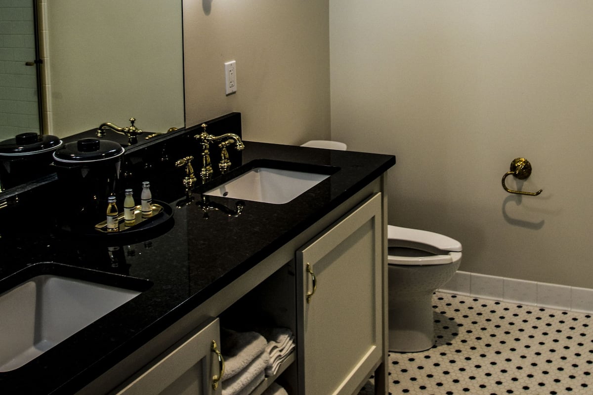 luxury single room, 1 king bed | bathroom | shower, free toiletries, hair dryer, towels