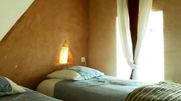 Rollaway beds, free WiFi, bed sheets