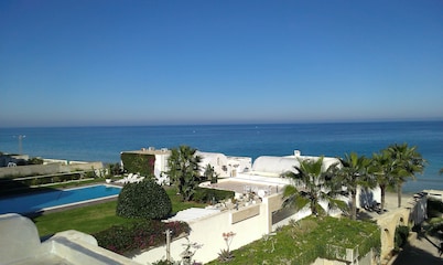 Partie de pittoresque maison en bord de mer