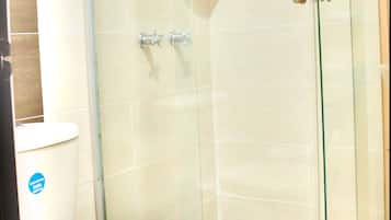 Regadera, regadera tipo lluvia, amenidades de baño de diseñador