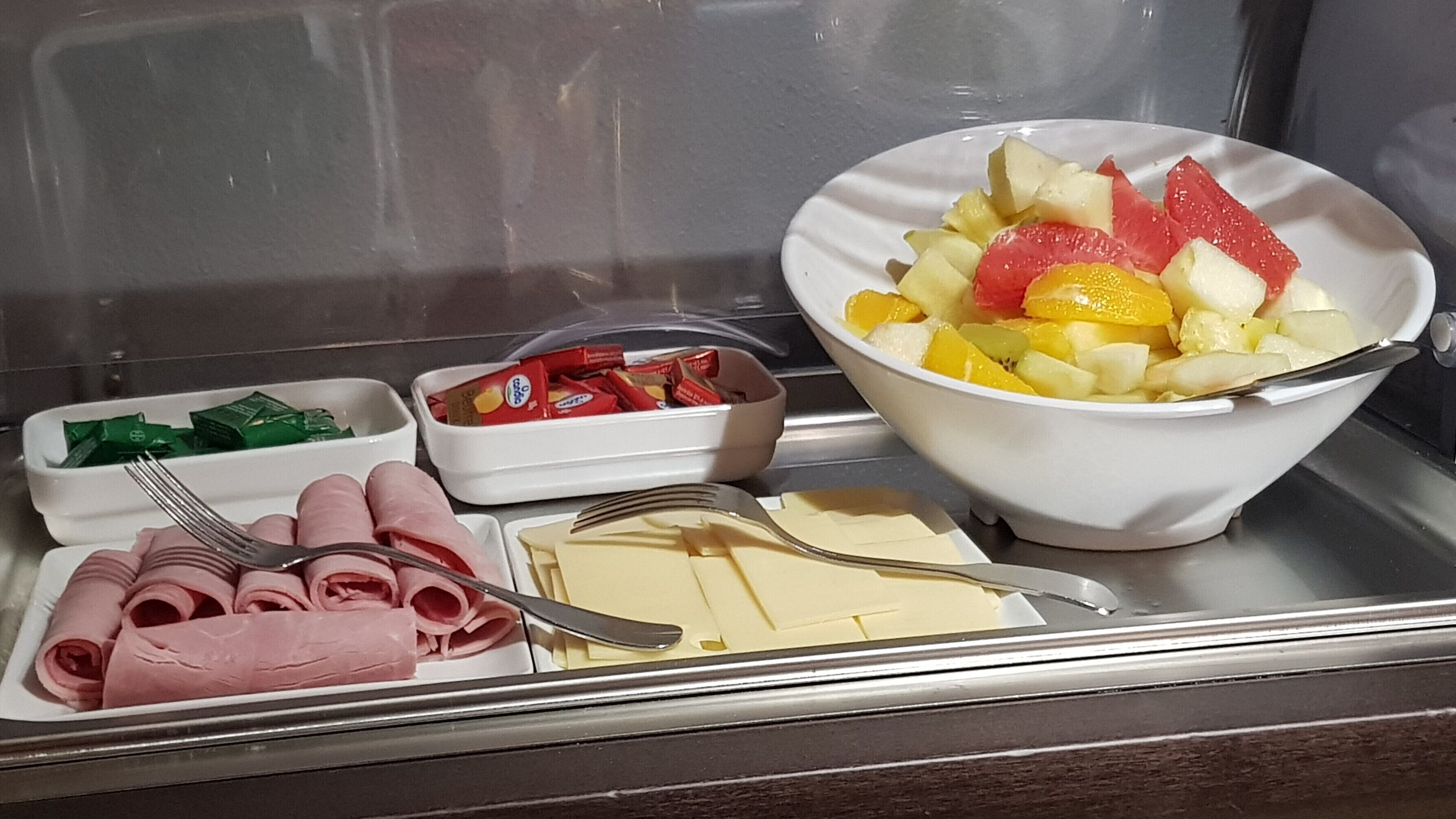 daily continental breakfast for a fee