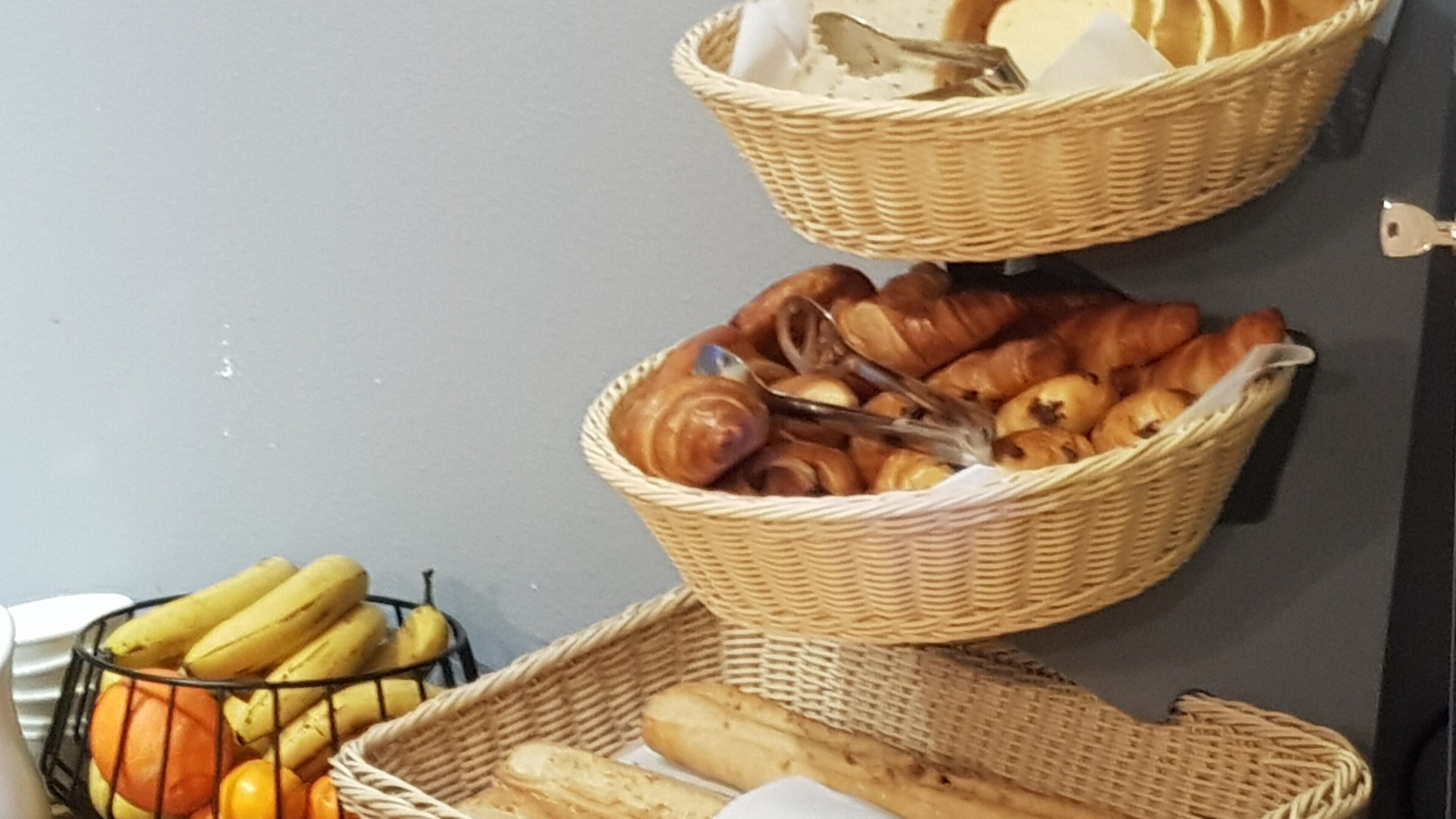 daily continental breakfast for a fee