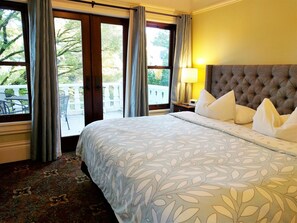 Exclusive Suite, 1 King Bed, Ensuite - Evermore Guesthouse (Portland)