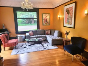 Lobby lounge - Evermore Guesthouse (Portland)