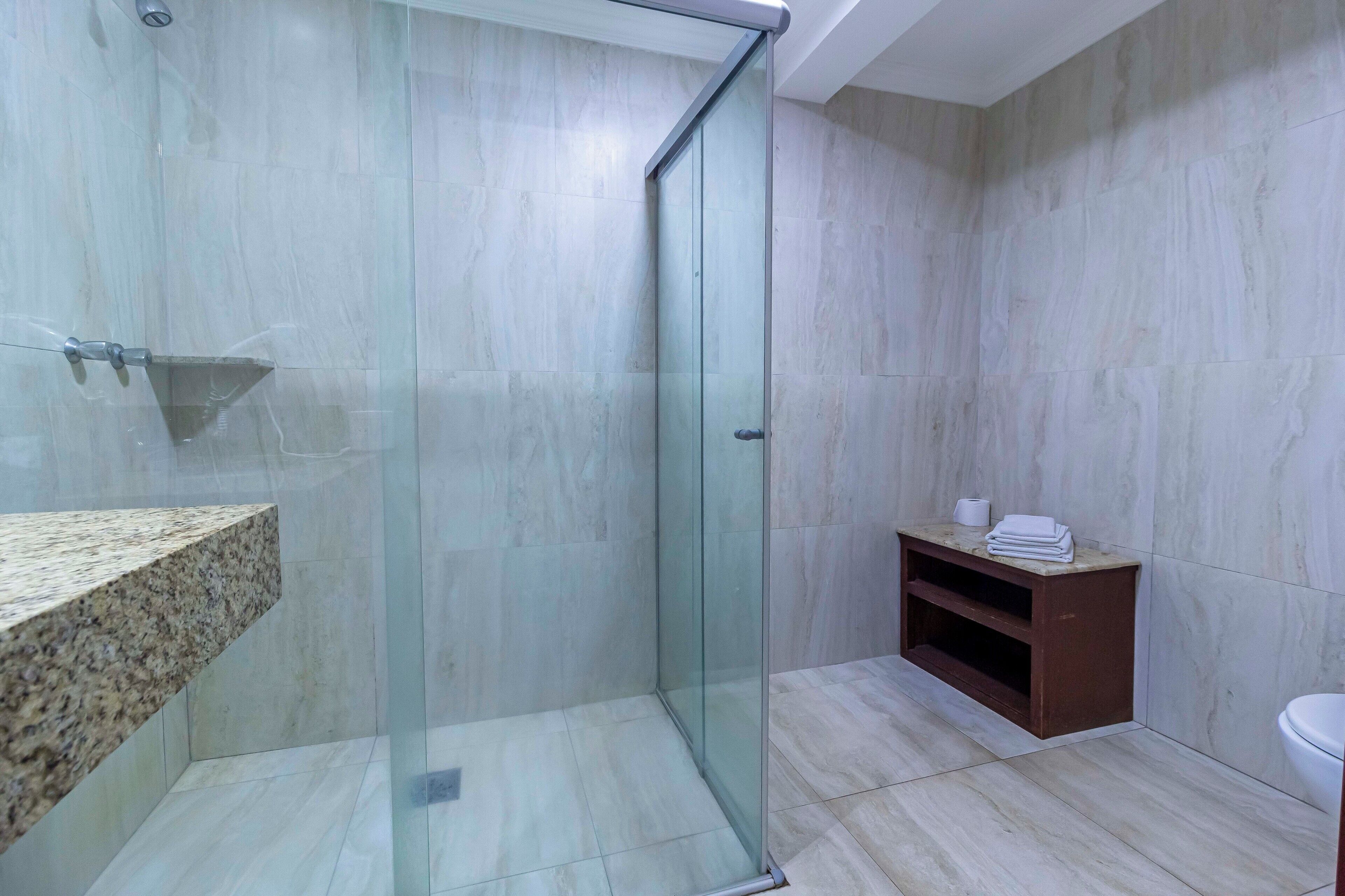 shower, free toiletries, hair dryer, towels