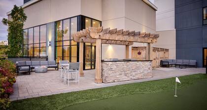 Staybridge Suites Niagara-On-The-Lake by IHG