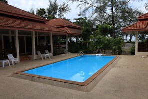 Outdoor pool - Chaya Resort (Krabi)