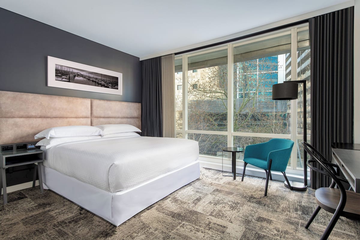 1 bedroom, premium bedding, minibar, in-room safe