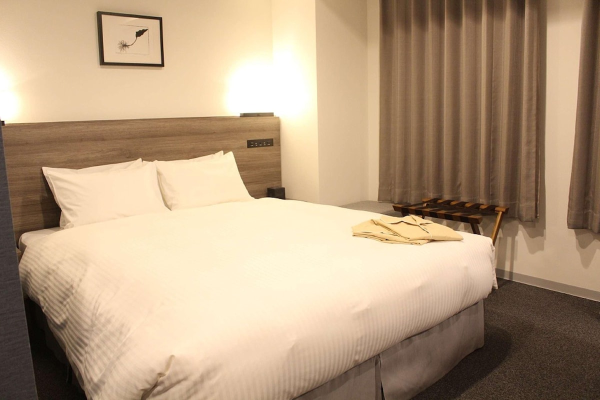 Literie de qualité supérieure, couette en duvet d'oie, bureau