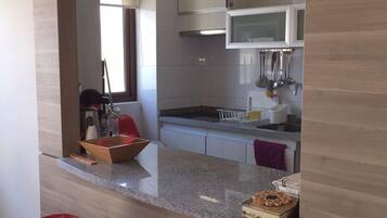 Apartamento standard, 2 quartos | Cozinha privada | Fogão