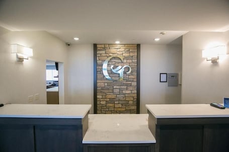 Lobby. GrandStay Cannon Falls