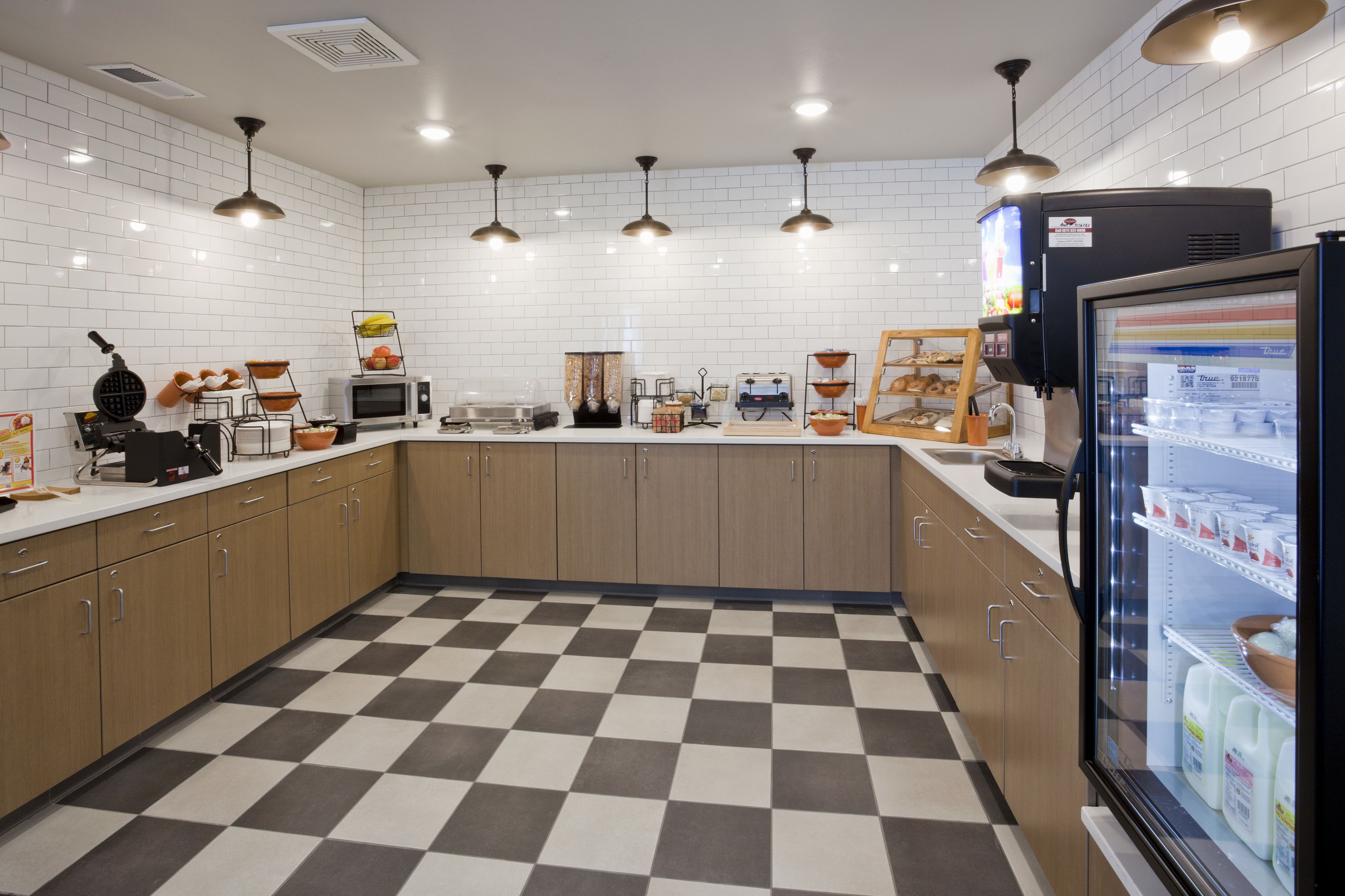 free daily continental breakfast