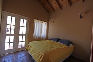 House, 2 Queen Beds | 2 bedrooms, free WiFi