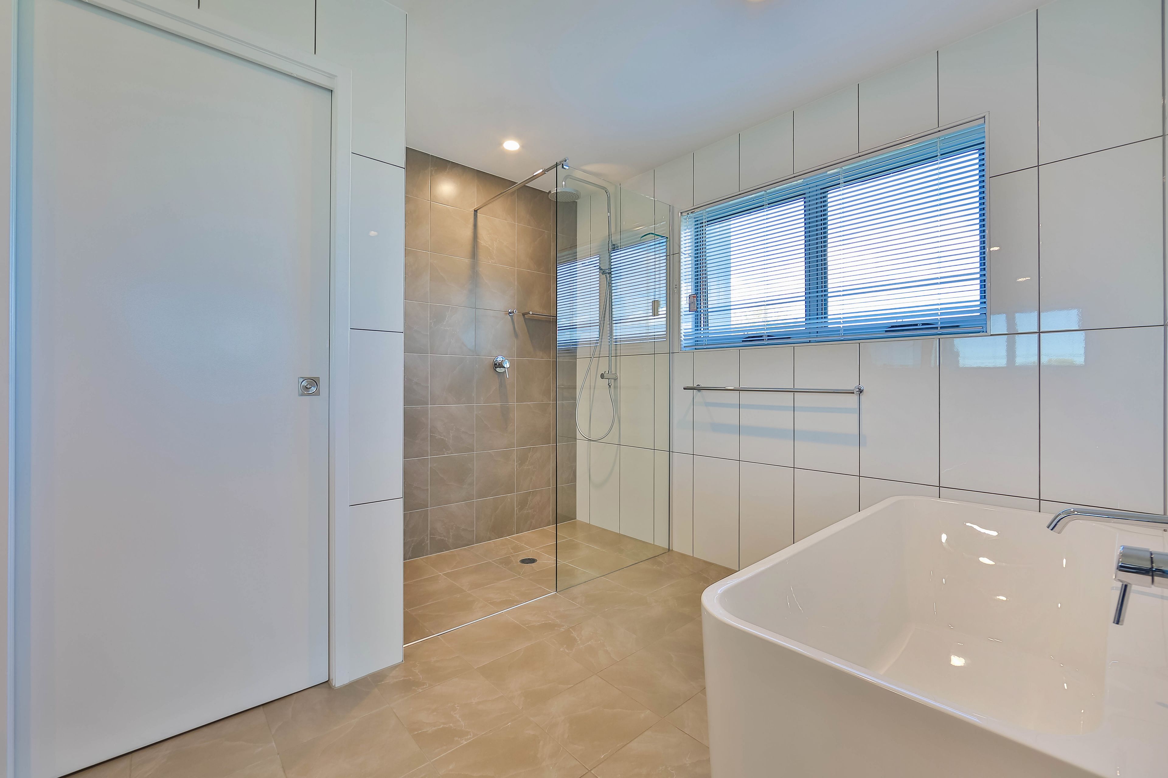 deluxe suite, 1 king bed with sofa bed, non smoking, balcony (with sofabed) | bathroom | shower, free toiletries, hair dryer, towels