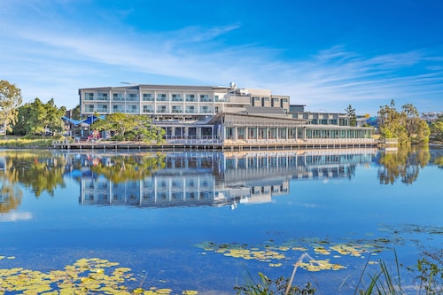 Best Western Plus North Lakes Hotel