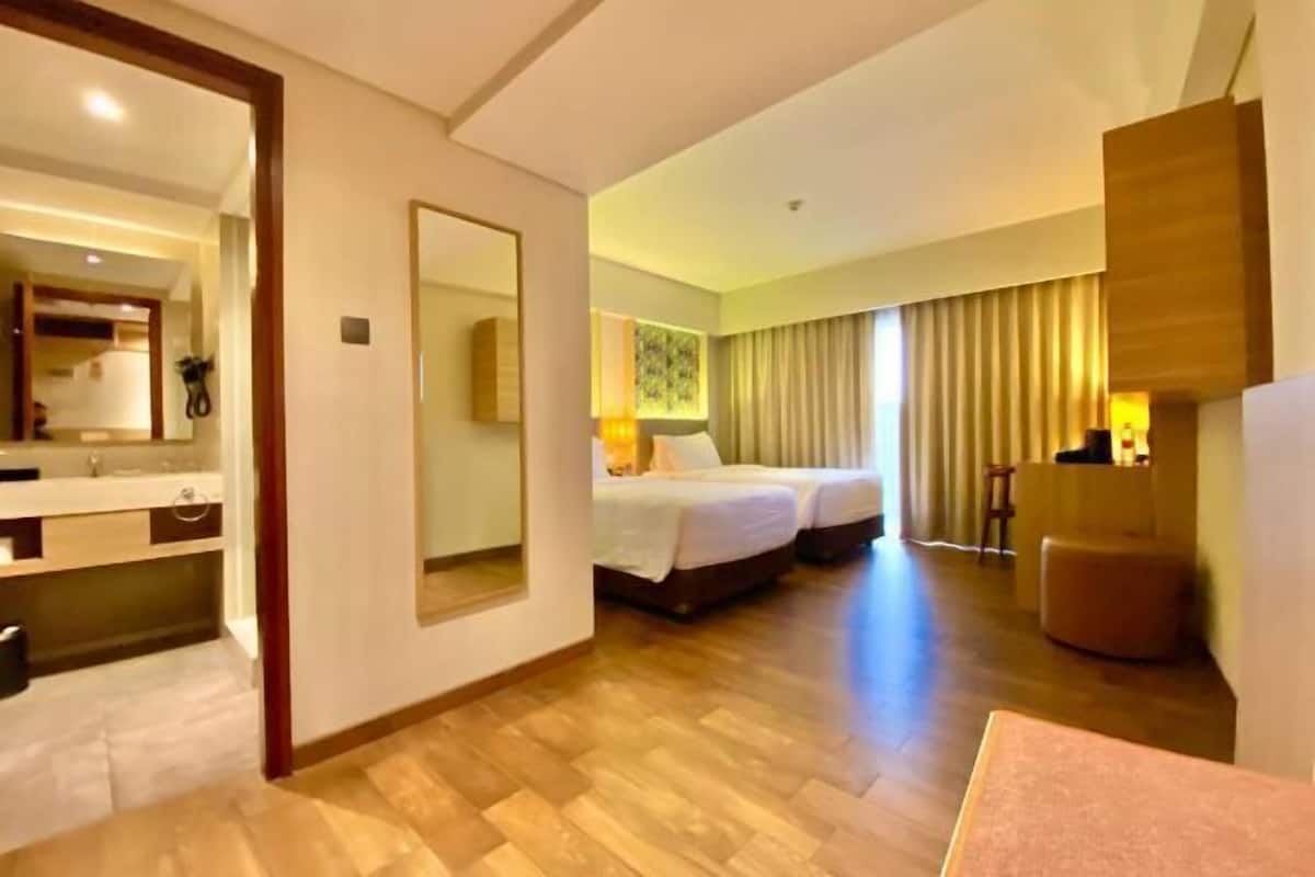 Hochwertige Bettwaren, Minibar, Zimmersafe, Schreibtisch