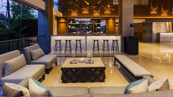 Lobby lounge
