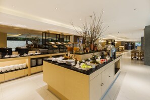 Petit déjeuner buffet compris tous les jours