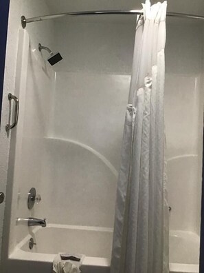 Suite Khas, 1 Tempat Tidur King | Kamar mandi | Shower, perlengkapan mandi gratis, pengering rambut, dan handuk