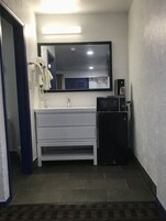 Standard lakosztály, nemdohányzó | Fürdőszobai mosdókagyló