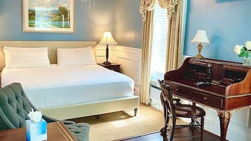 Junior Suite, 1 King Bed | Iron/ironing board, bed sheets