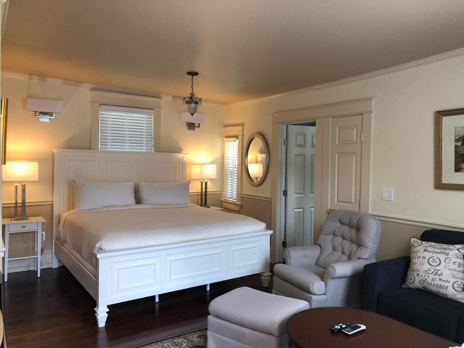 Strykejern/-brett og sengetøy