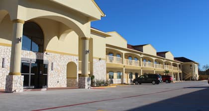 Express Inn & Suites - Bush Airport