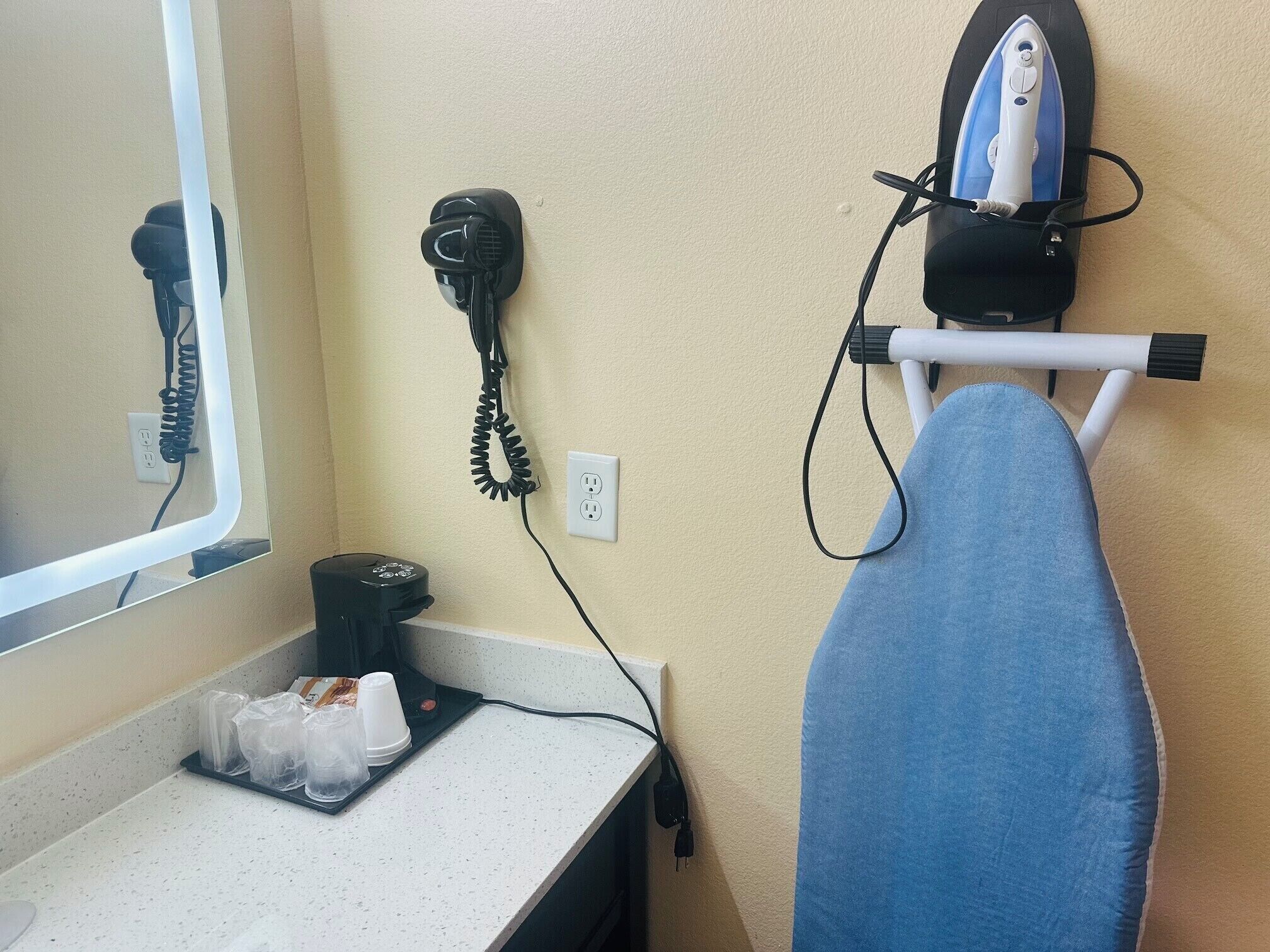 suite, 2 queen beds | iron/ironing board