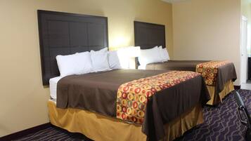 Premium bedding, desk, iron/ironing board, free WiFi