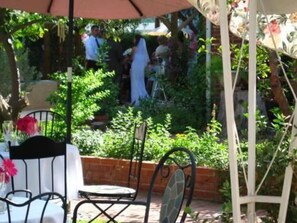 Petit déjeuner complet compris tous les jours