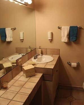 Chambre, salle de bains privée (La Vie en Rose) | Salle de bain