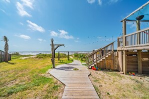Sun deck - Boardwalk (Port Bolivar)