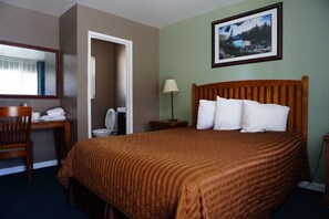 Standard Room, 1 Queen Bed | Free WiFi, bed sheets - A&A Lake Tahoe Inn (South Lake Tahoe)