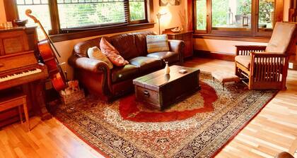 Charming Craftsman Retreat in Eugene's Historic Whiteaker Neighborhood