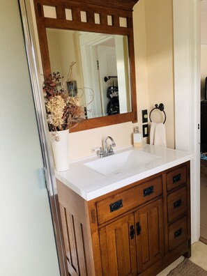 Shower, hair dryer, bathrobes, towels - Charming 1914 Craftsman by CosiDesign (Eugene)