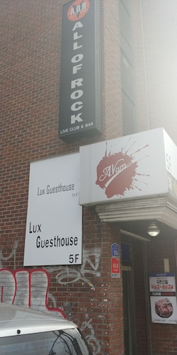 Lux Guesthouse - Hostel