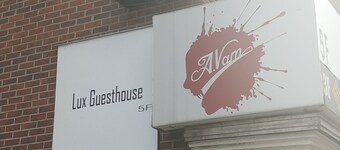 Lux Guesthouse - Hostel